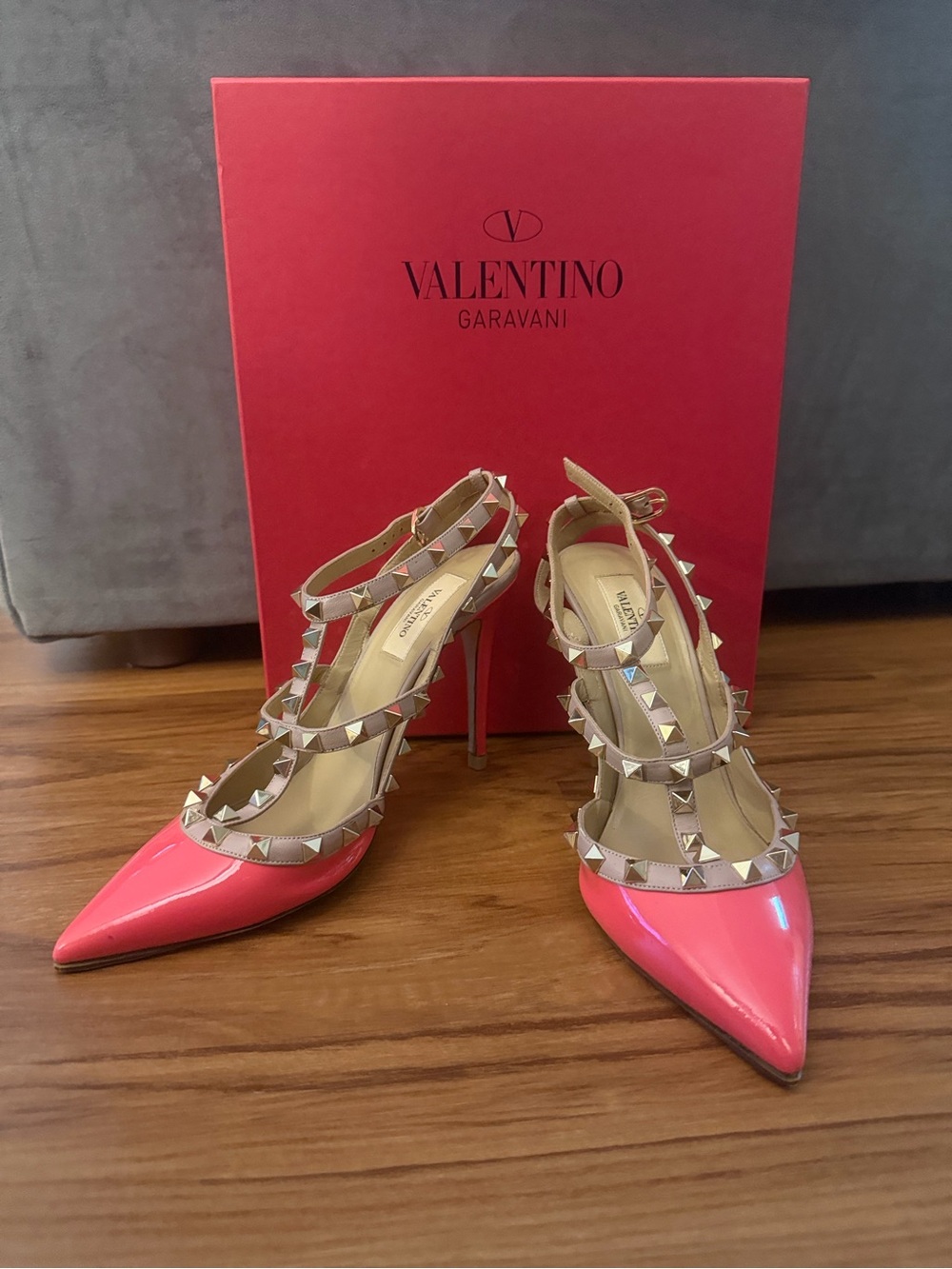 Valentino Garavani Raspberry Pink Patent Rockstud Strappy Heels 38.5